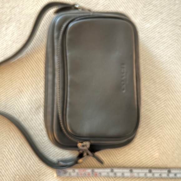 Coach black crossbody - Picture 4 of 8